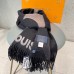 Classic LOUIS VUITTON LV Winter Scarf-147440