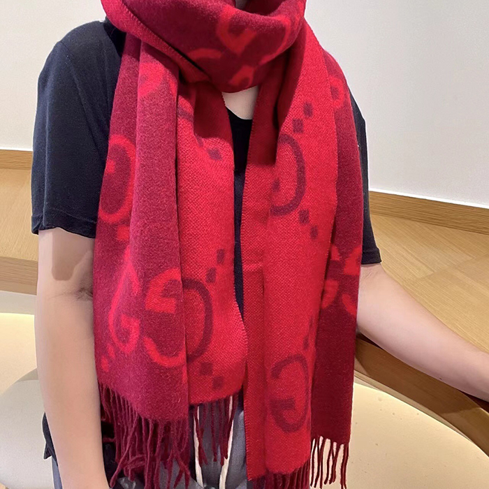 Classic Gucci Winter Scarf-214216