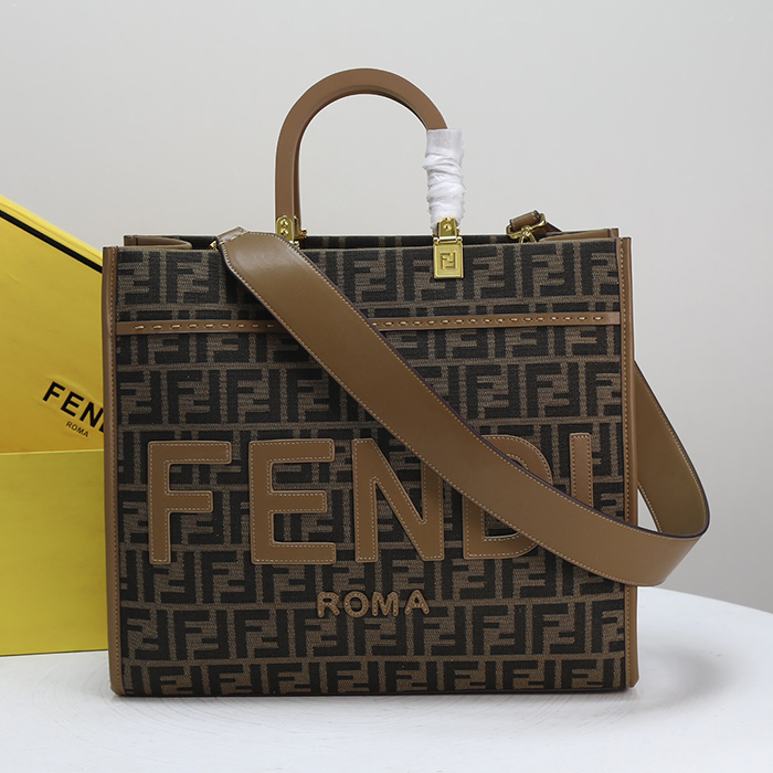 FENDI Woman Handbag bag shoulder bag Diagonal span bag-581749